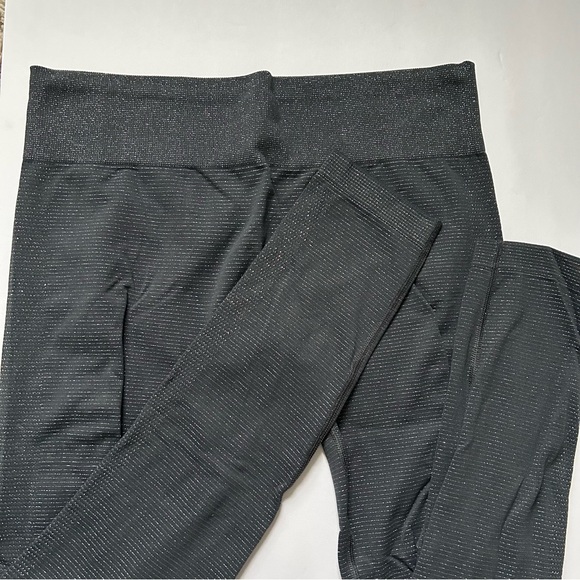 🩷ATHLETA SEAMLESS GLITTER SPARKLE BLUE SIZE MEDIUM TRENDING LEGGINGS PANTS - Picture 5 of 9